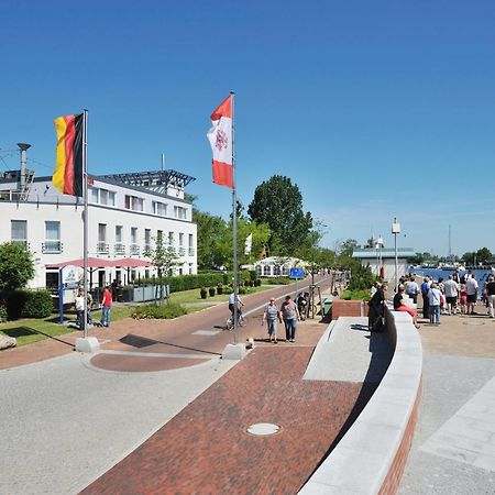 Ueckermünde Hafenhotel Pommernyacht מראה חיצוני תמונה