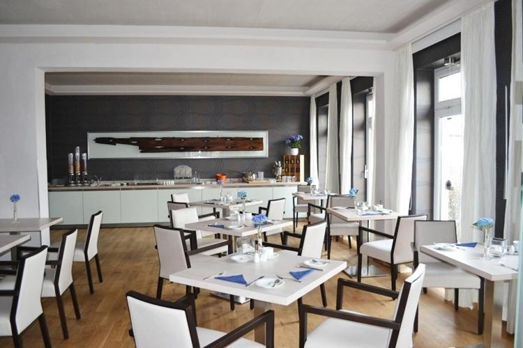 Ueckermünde Hafenhotel Pommernyacht מראה חיצוני תמונה
