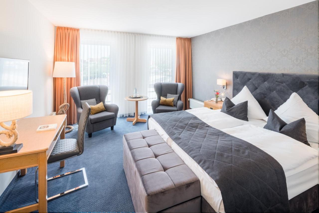 Ueckermünde Hafenhotel Pommernyacht מראה חיצוני תמונה