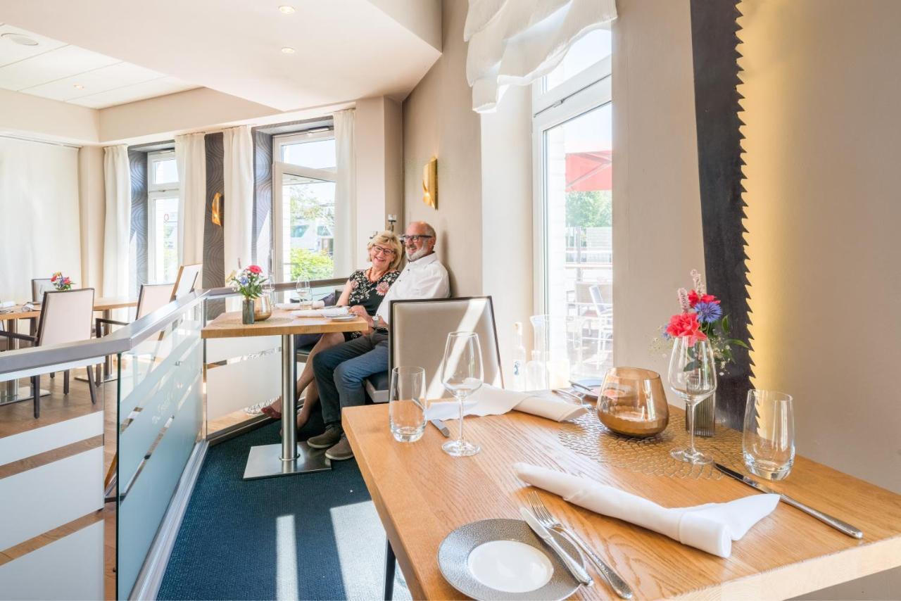 Ueckermünde Hafenhotel Pommernyacht מראה חיצוני תמונה