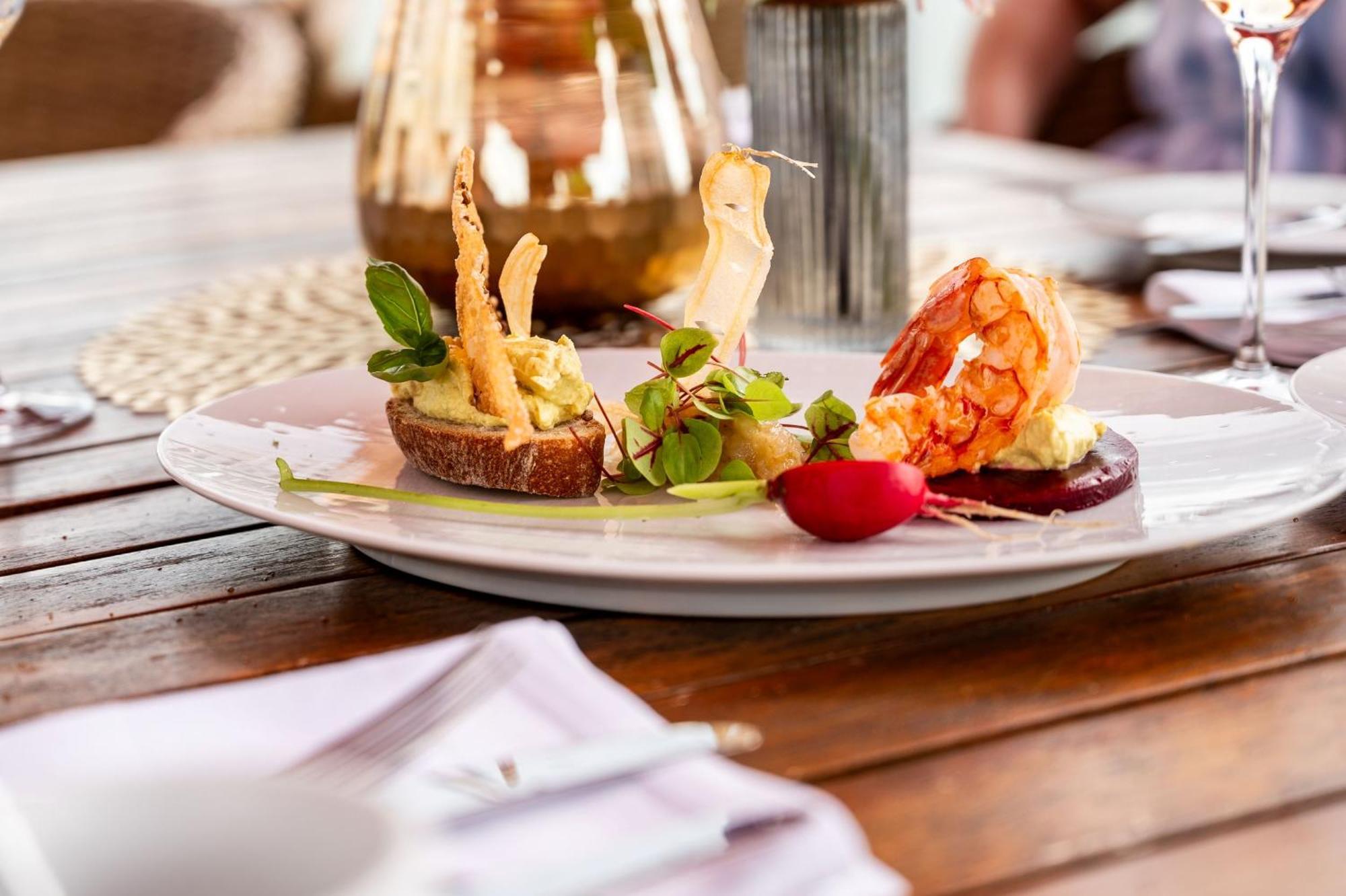 Ueckermünde Hafenhotel Pommernyacht מראה חיצוני תמונה