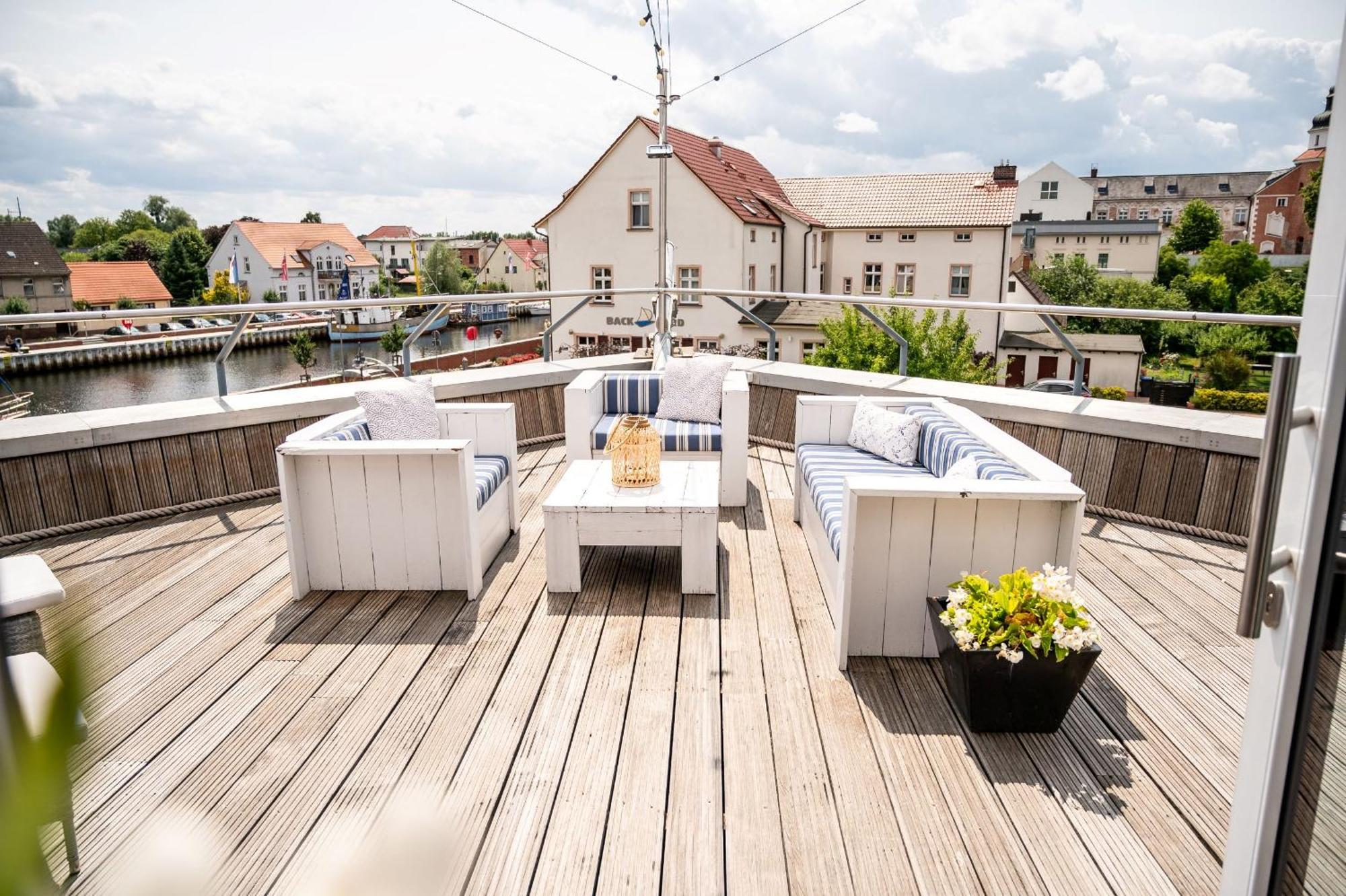Ueckermünde Hafenhotel Pommernyacht מראה חיצוני תמונה