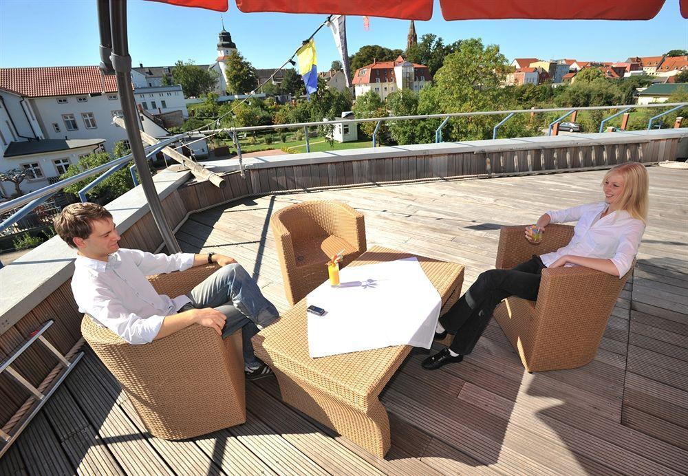 Ueckermünde Hafenhotel Pommernyacht מראה חיצוני תמונה